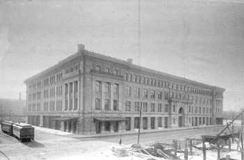 history of the milwaukee electric railway and light company public service building